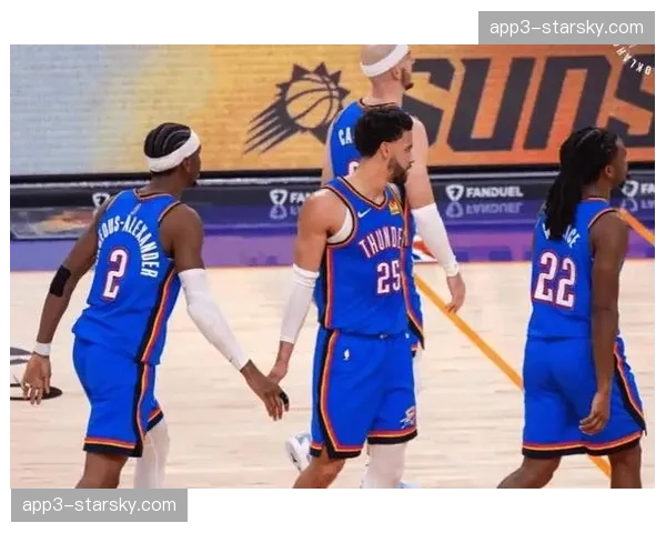 西部第二争夺激烈 马刺七连胜势头正猛威胁雷霆榜首