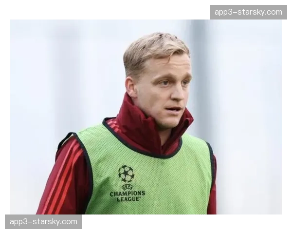 赫罗纳中场范德贝克赛季报销，中场轮换资源严重短缺